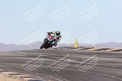 media/Dec-01-2025-Moto Forza (Mon) [[2daa91e15f]]/2-Intermediate Group/Session 2 (Turns 9 and 10)/